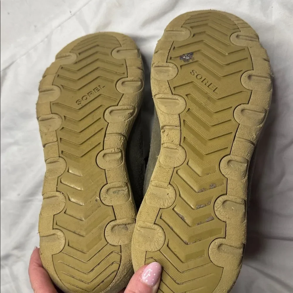 Sorel Men's Explorer Mission Waterproof Taupe Grey‎ Suede Hiking Boots. Size 10.